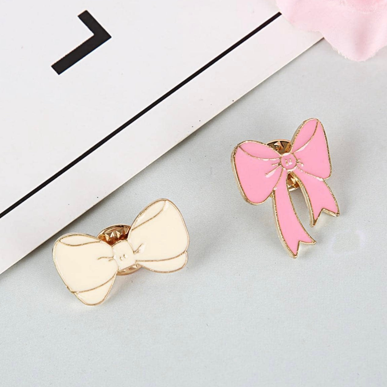 Ensemble de 2 Pin’s Noeud Papillon